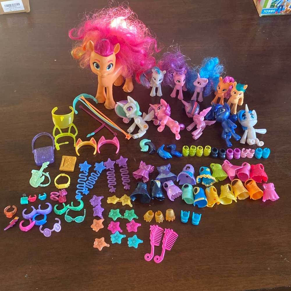My Little Pony play set (11 ponies)